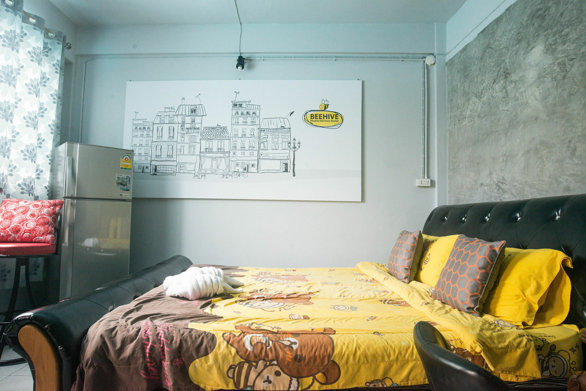 Beehive Phuket Old Town Hostel Екстериор снимка